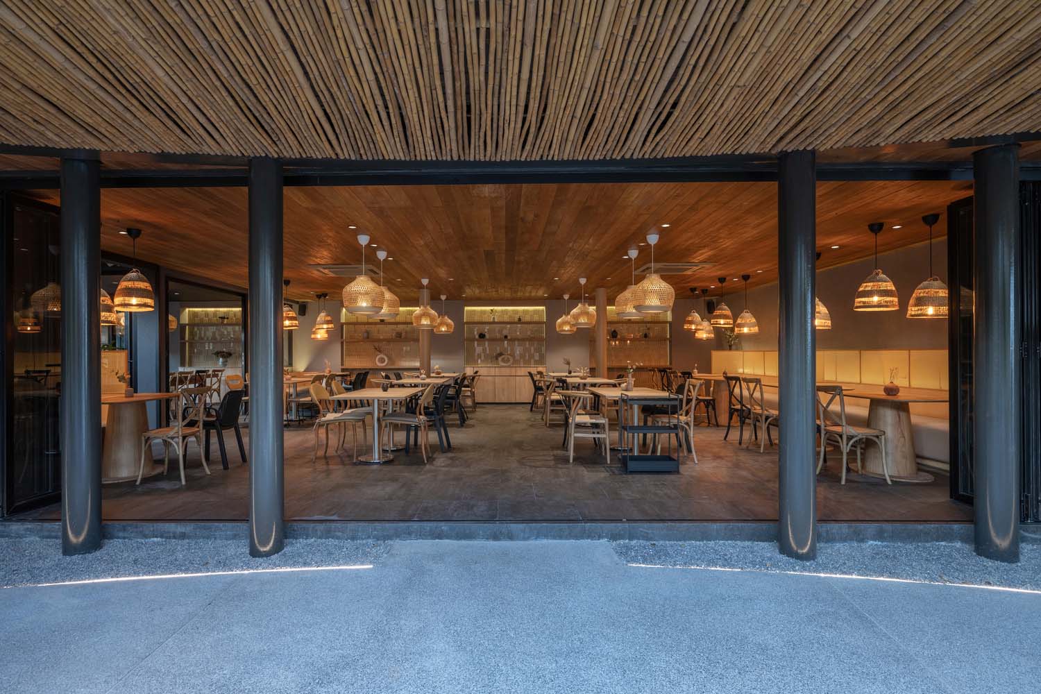 Looklen Architects,餐廳設計,Baan Nhuer Nham Restaurant,泰國,餐廳設計案例,國外餐廳設計,餐廳設計方案,花園餐廳,休閑餐廳