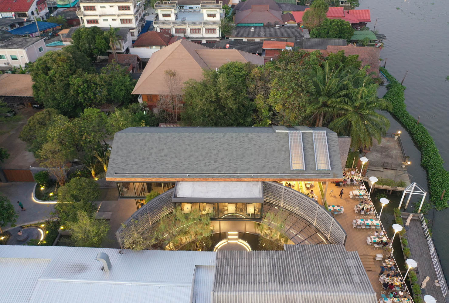 Looklen Architects,餐廳設計,Baan Nhuer Nham Restaurant,泰國,餐廳設計案例,國外餐廳設計,餐廳設計方案,花園餐廳,休閑餐廳