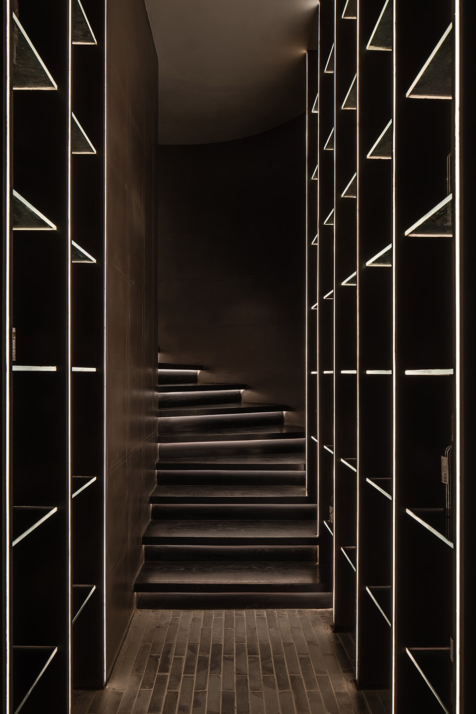 酒吧設計,餐飲空間,餐吧設計,西安酒吧設計,西安餐吧設計,Le Coq餐酒吧,西餐廳設計案例,酒吧設計案例,餐吧設計案例,Le Coq,西安Le Coq,Le Coq Wine,RooMoo Design Studio,RooMoo