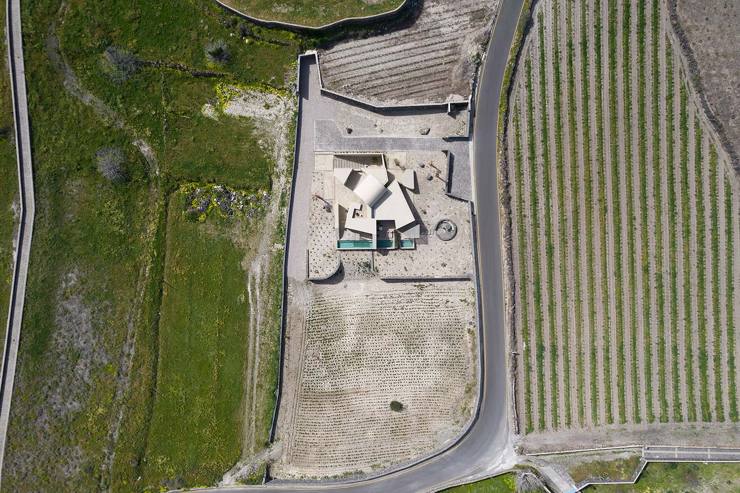 度假別墅,國外別墅設計,度假別墅設計案例,希臘,聖托裏尼島,Kapsimalis Architects,別墅設計,微水泥,建築設計