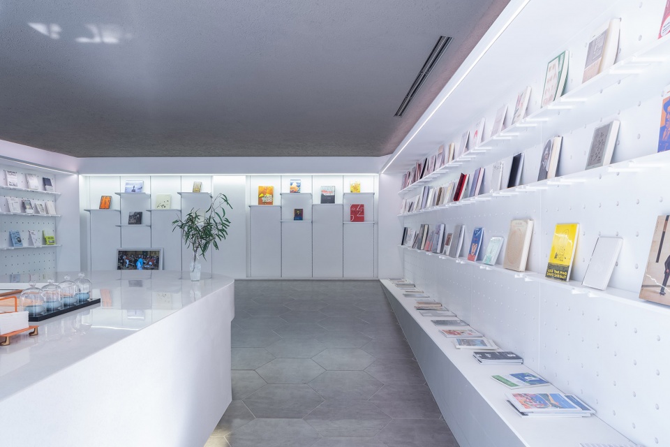 商業空間,書店設計,咖啡館設計,小書店設計,無藝術書店,武漢無藝術書店,青·微舍工作室,青·微舍
