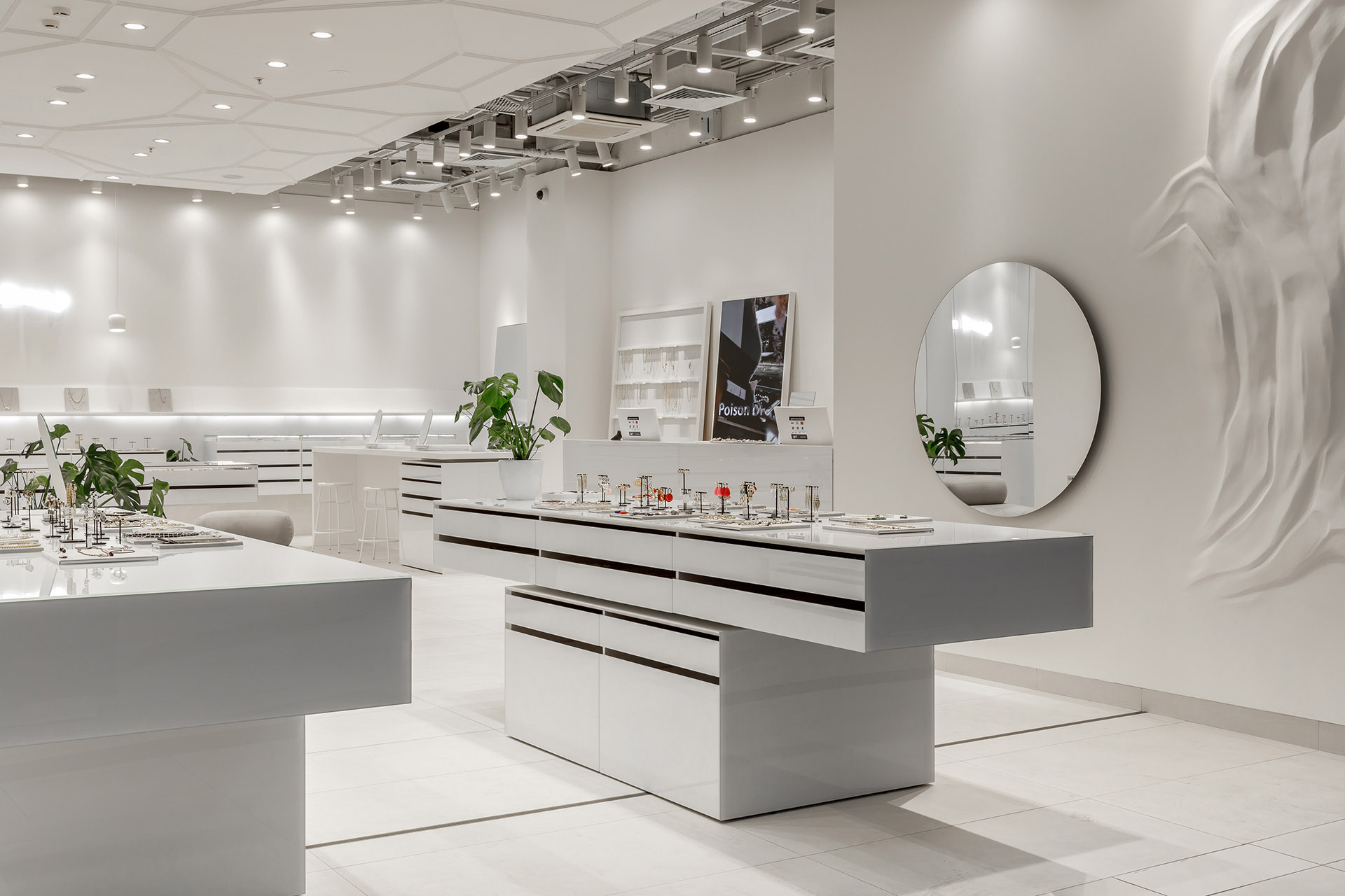 極簡美學,珠寶店設計案例,Nastya Kolchina,珠寶店設計,100㎡,店鋪設計,國外珠寶店設計,珠寶零售店,珠寶精品店,Poison Drop,商店設計案例