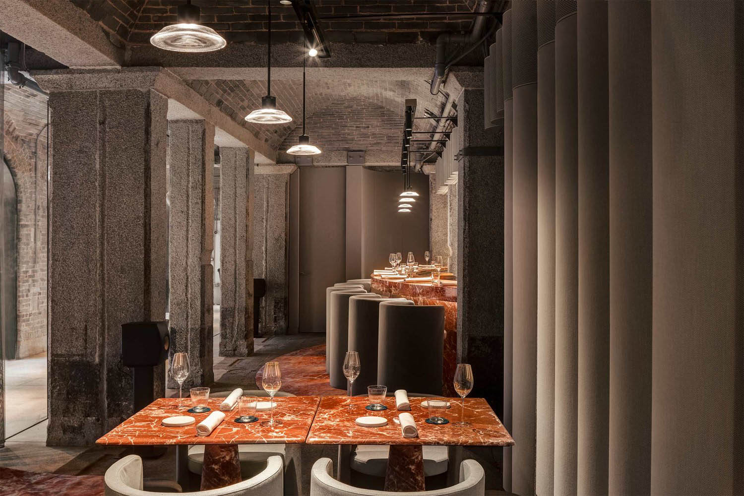 西餐廳設計,餐廳設計案例,香港餐廳設計,COLLECTIVE,餐廳裝修,建築改造,香港,監獄改造,高端西餐廳,AGORA