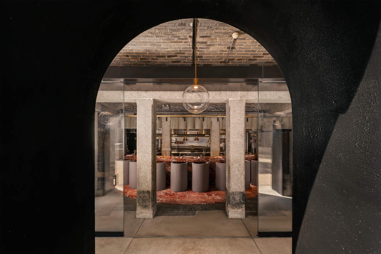 西餐廳設計,餐廳設計案例,香港餐廳設計,COLLECTIVE,餐廳裝修,建築改造,香港,監獄改造,高端西餐廳,AGORA