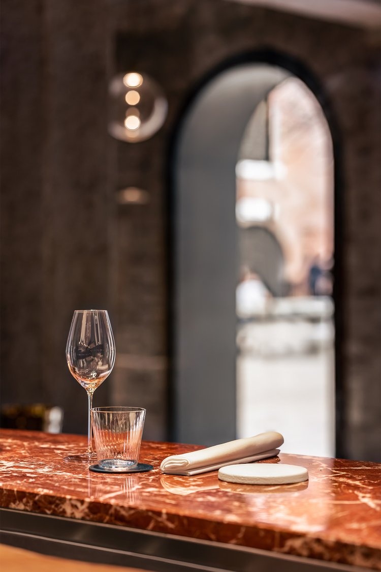 西餐廳設計,餐廳設計案例,香港餐廳設計,COLLECTIVE,餐廳裝修,建築改造,香港,監獄改造,高端西餐廳,AGORA