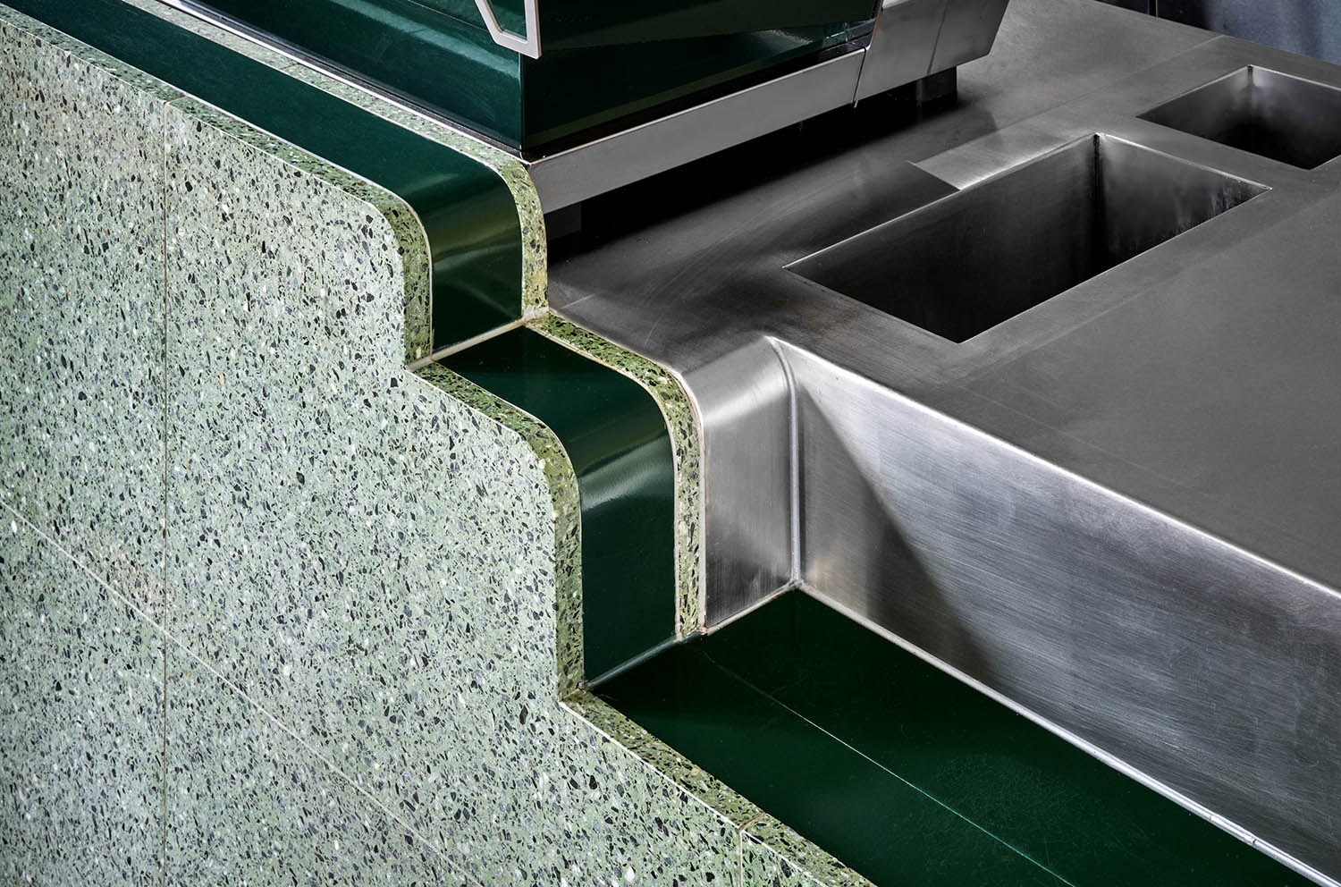 街邊咖啡店設計,咖啡廳設計案例,Code Black Coffee,WE ARE HUMBLE,墨爾本,國外咖啡廳設計,街邊創意咖啡廳