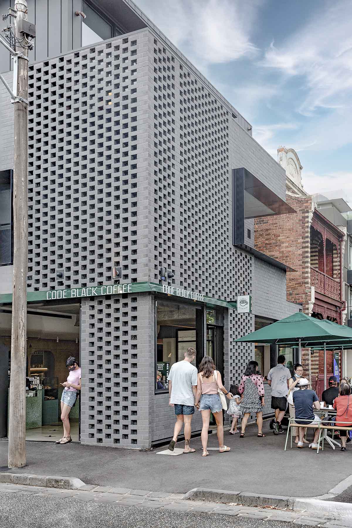 街邊咖啡店設計,咖啡廳設計案例,Code Black Coffee,WE ARE HUMBLE,墨爾本,國外咖啡廳設計,街邊創意咖啡廳