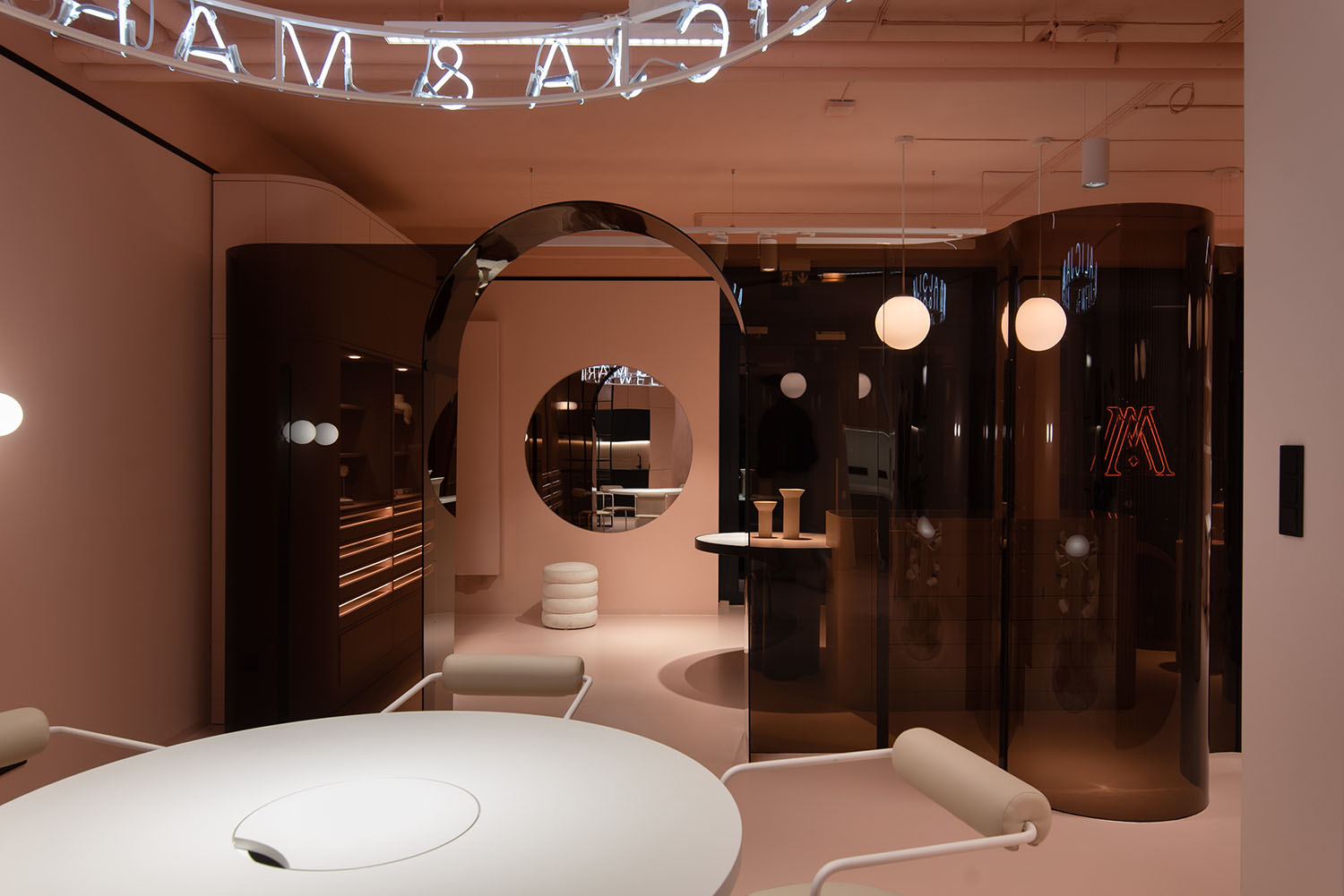 Damian Kozłowski,珠寶店設計案例,快閃店設計案例,波蘭,AM JEWELLERY,珠寶快閃店,珠寶店裝修,珠寶店設計方案,快閃店設計方案