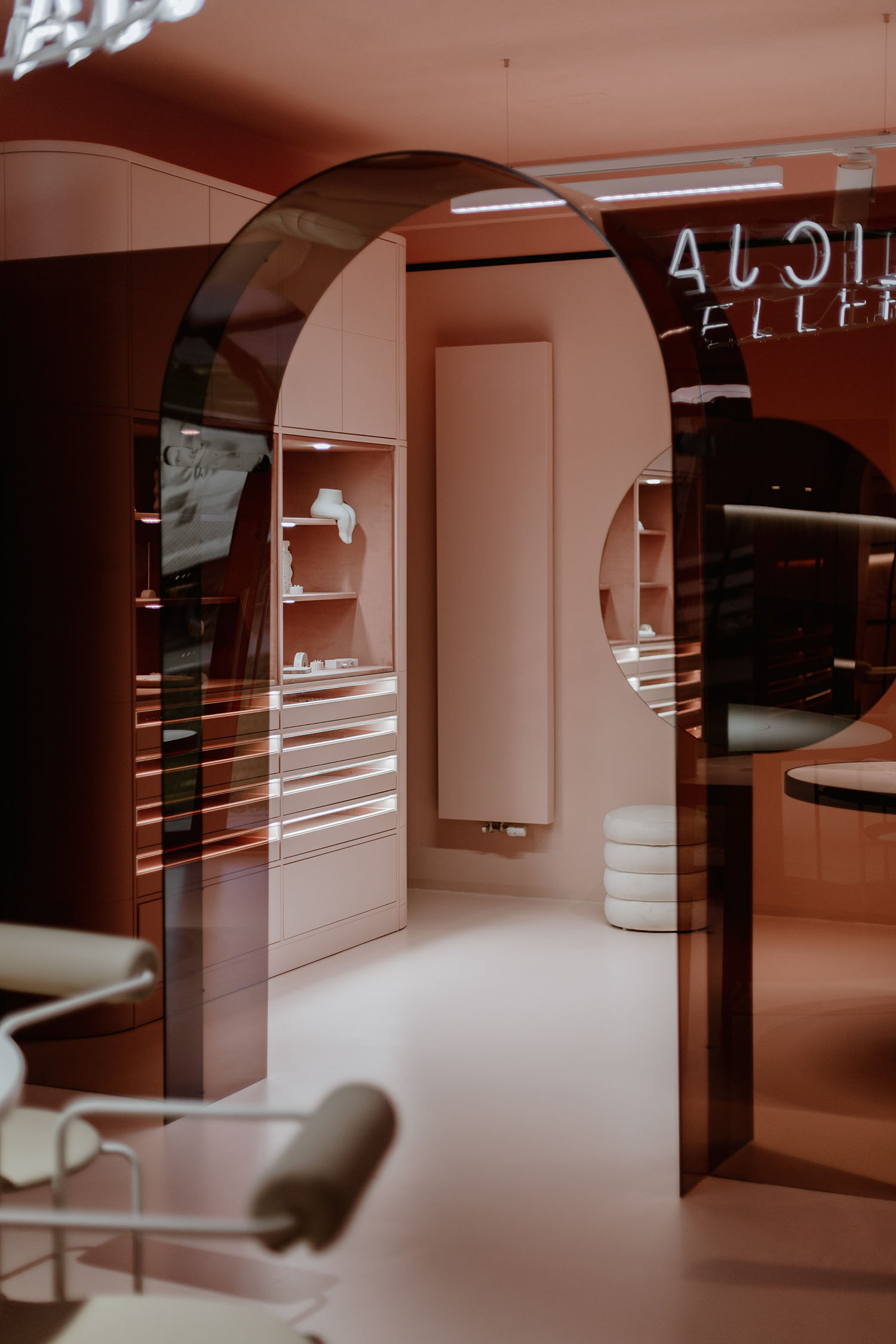 Damian Kozłowski,珠寶店設計案例,快閃店設計案例,波蘭,AM JEWELLERY,珠寶快閃店,珠寶店裝修,珠寶店設計方案,快閃店設計方案