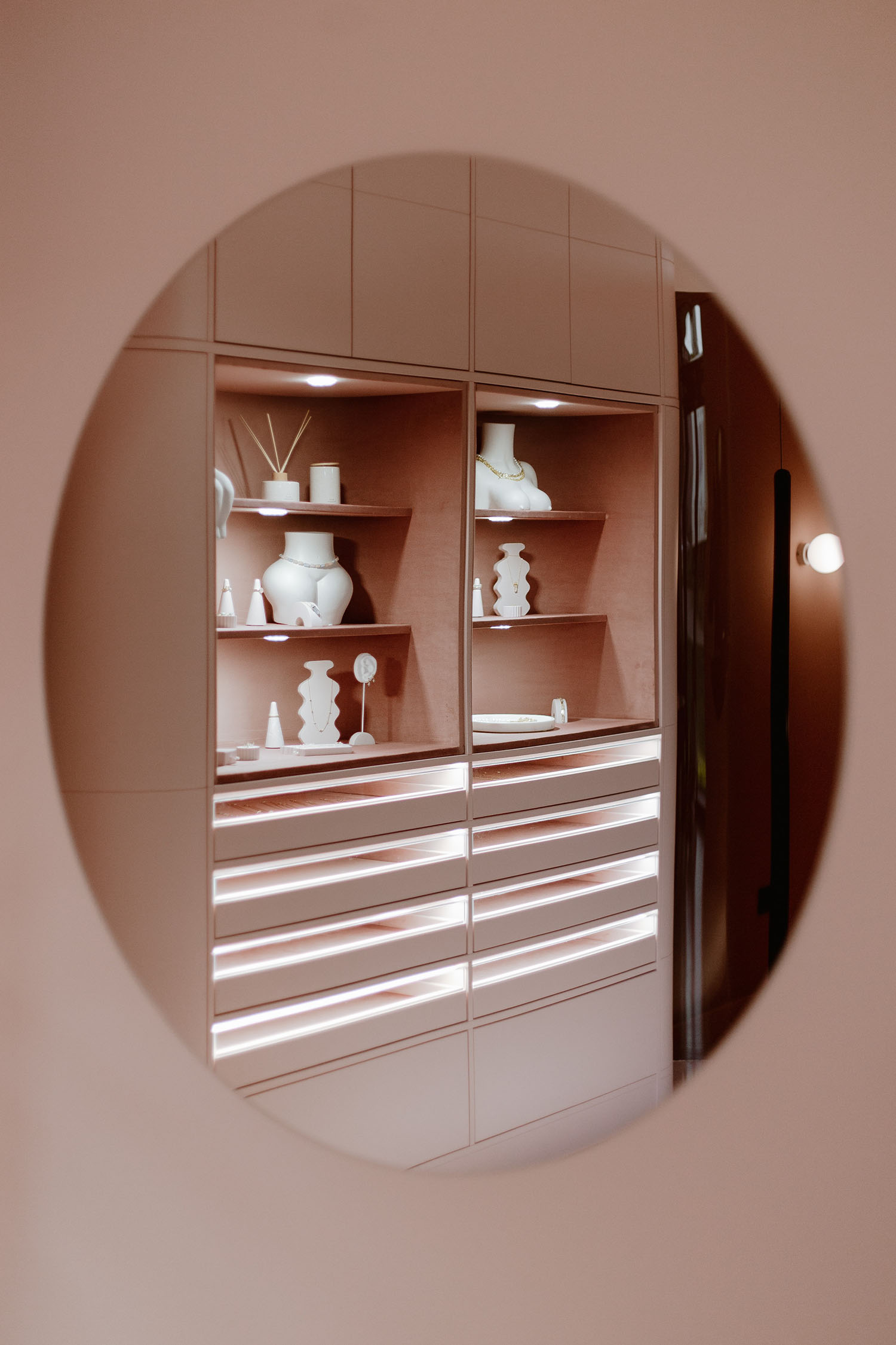 Damian Kozłowski,珠寶店設計案例,快閃店設計案例,波蘭,AM JEWELLERY,珠寶快閃店,珠寶店裝修,珠寶店設計方案,快閃店設計方案