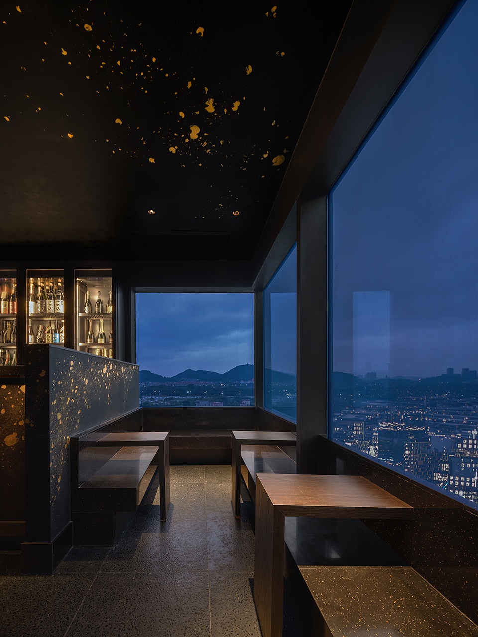 餐廳設計,壽司店設計,壽司店設計案例,佛山壽司店,佛山壽司店設計,雲響壽司,佛山雲響壽司,日料店設計,堤由匡建築設計,鳴意品牌設計,北京鳴意品牌設計,堤由匡建築設計工作室,堤由匡設計