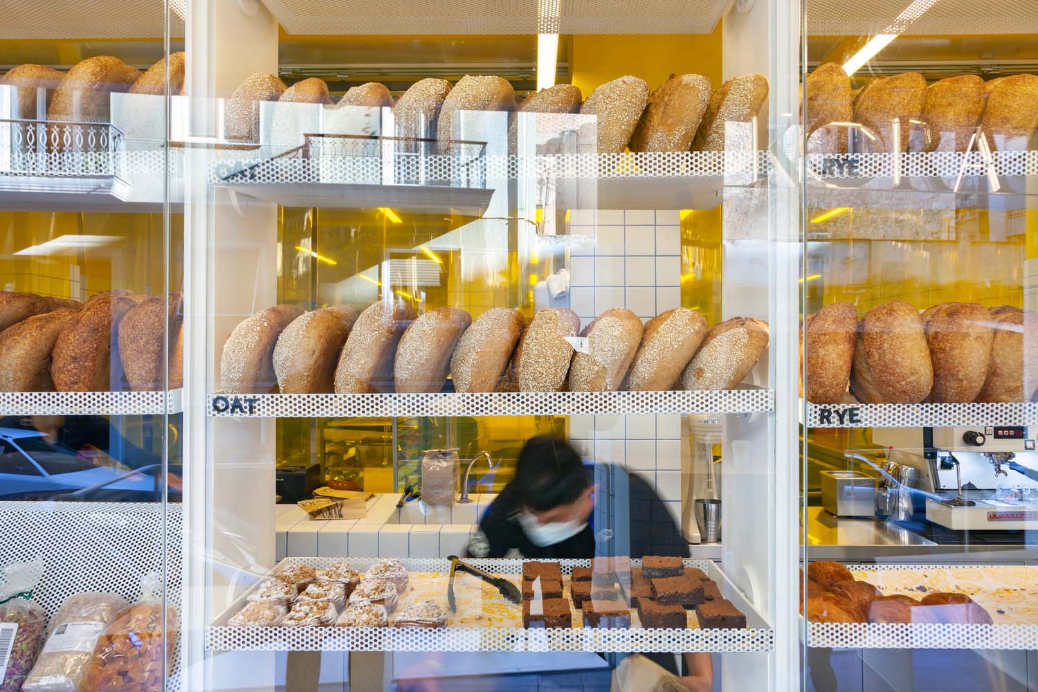 麵包店設計,麵包店設計案例,烘焙店,Kora Bakery,麵包店裝修,麵包坊,雅典,希臘,麵包店設計方案