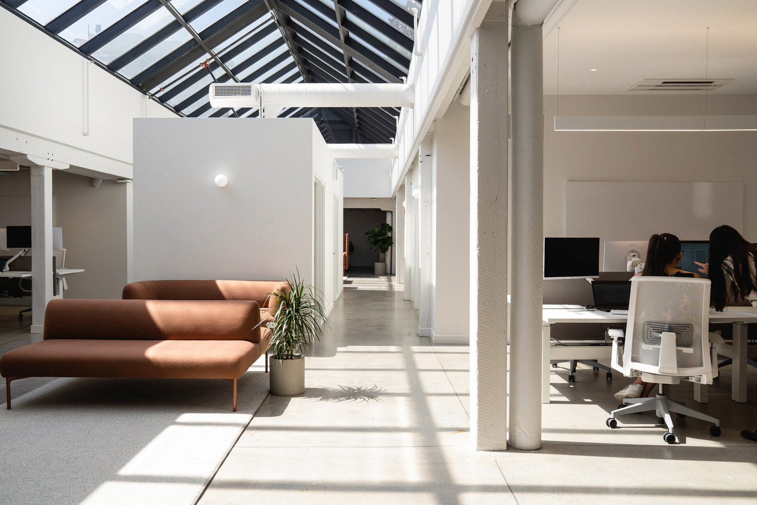 辦公室設計,Atelier l'Abri ,Stadshem,加拿大,國際谘詢公司辦公室設計,谘詢公司辦公室設計,Accuracy,倉庫改造,辦公室設計案例,國外辦公室設計