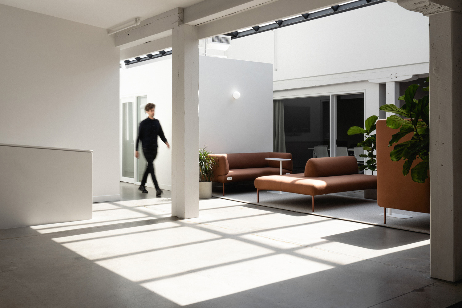 辦公室設計,Atelier l'Abri ,Stadshem,加拿大,國際谘詢公司辦公室設計,谘詢公司辦公室設計,Accuracy,倉庫改造,辦公室設計案例,國外辦公室設計