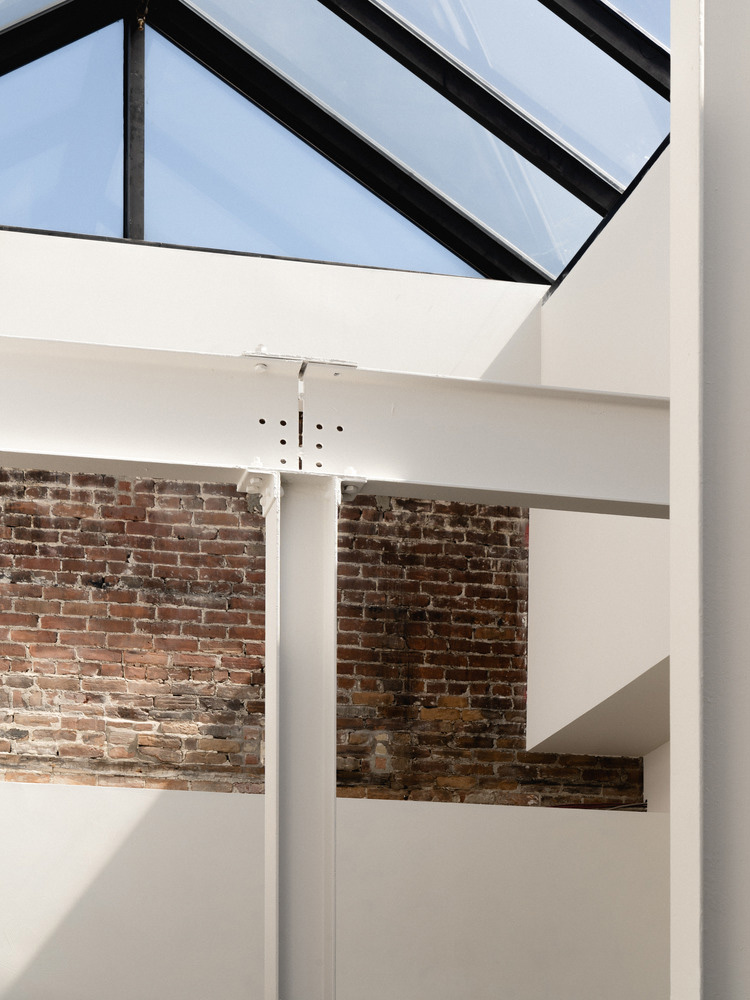 辦公室設計,Atelier l'Abri ,Stadshem,加拿大,國際谘詢公司辦公室設計,谘詢公司辦公室設計,Accuracy,倉庫改造,辦公室設計案例,國外辦公室設計