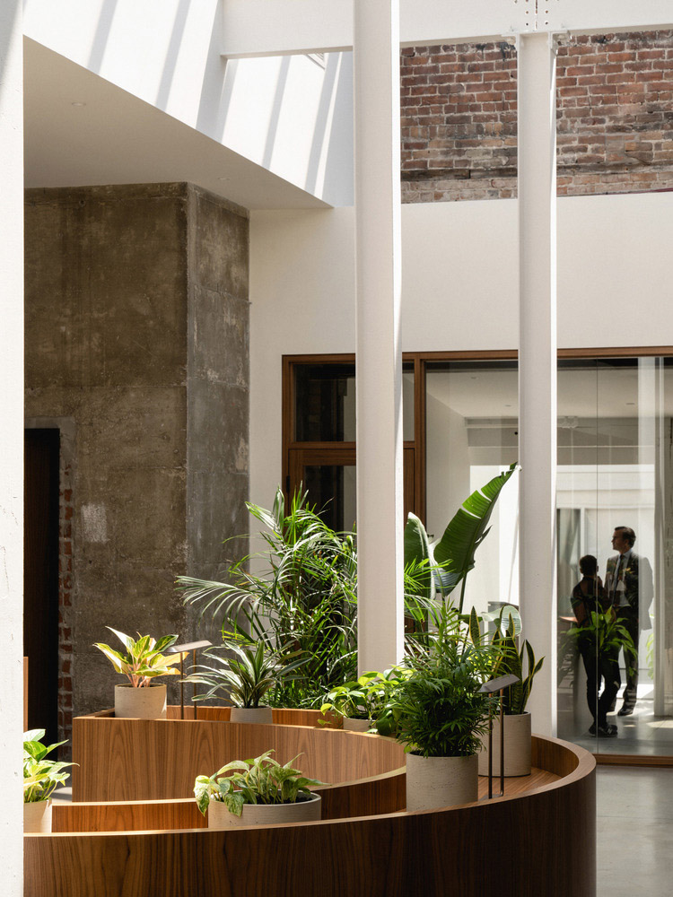 辦公室設計,Atelier l'Abri ,Stadshem,加拿大,國際谘詢公司辦公室設計,谘詢公司辦公室設計,Accuracy,倉庫改造,辦公室設計案例,國外辦公室設計