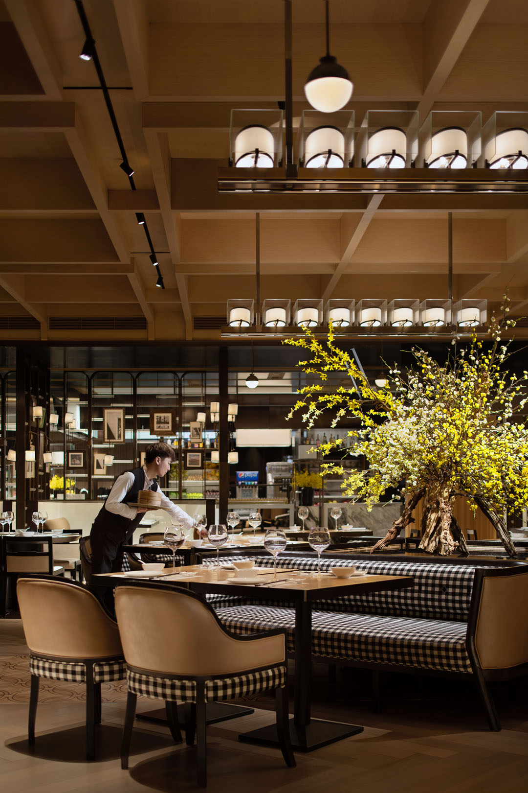 多功能空間設計,深圳港灣一號,港灣一號,港灣一號spa,港灣一號餐廳,港灣一號ktv,港灣一號影院,深圳粵菜餐廳設計,港灣一號粵菜餐廳,陳廣宇設計事務所,陳廣宇設計,陳廣宇