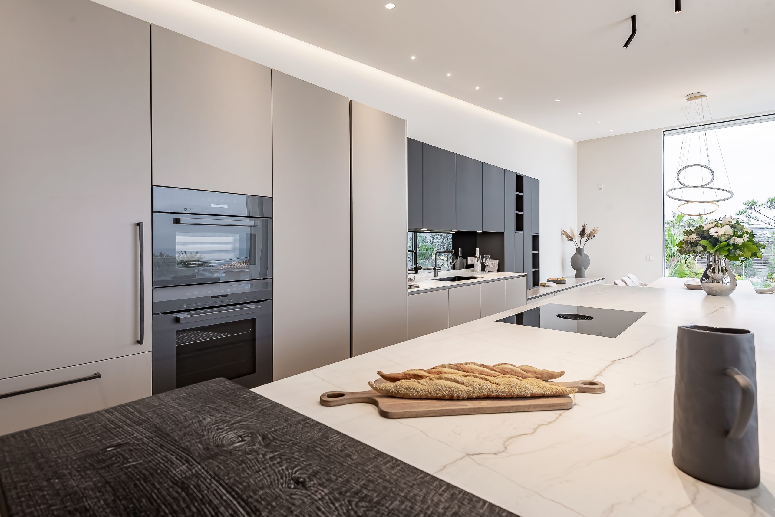 別墅設計,別墅設計案例,Palomino Arquitectos,Alejandro Palomino,極簡風格別墅,別墅泳池設計,西班牙,國外別墅設計案例,680㎡