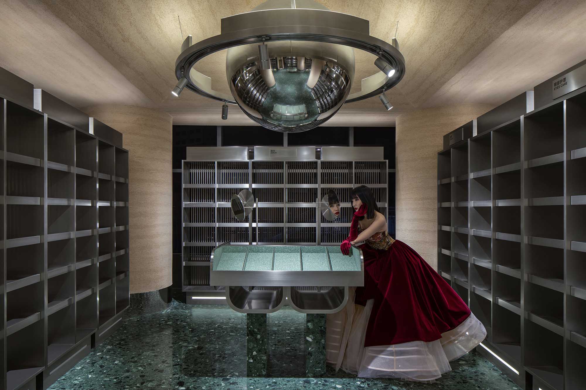 SALONE DEL SALON,零售店設計案例,西安零售店設計,鄭州零售店設計,得德設計,西安黑洞,鄭州黑洞,零售店設計,Haydon,零售店設計方案,美妝零售店,美妝店