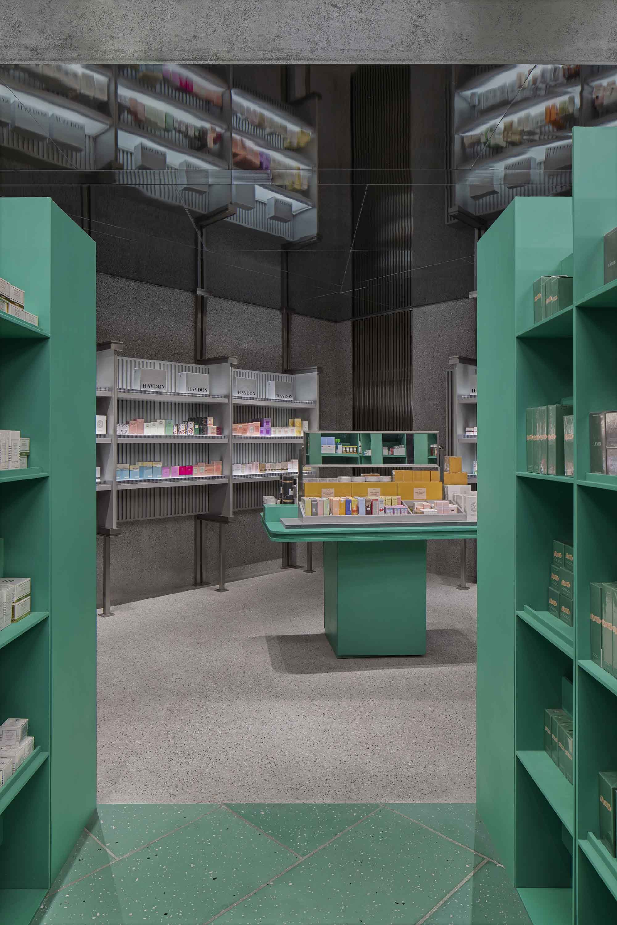 SALONE DEL SALON,零售店設計案例,西安零售店設計,鄭州零售店設計,得德設計,西安黑洞,鄭州黑洞,零售店設計,Haydon,零售店設計方案,美妝零售店,美妝店