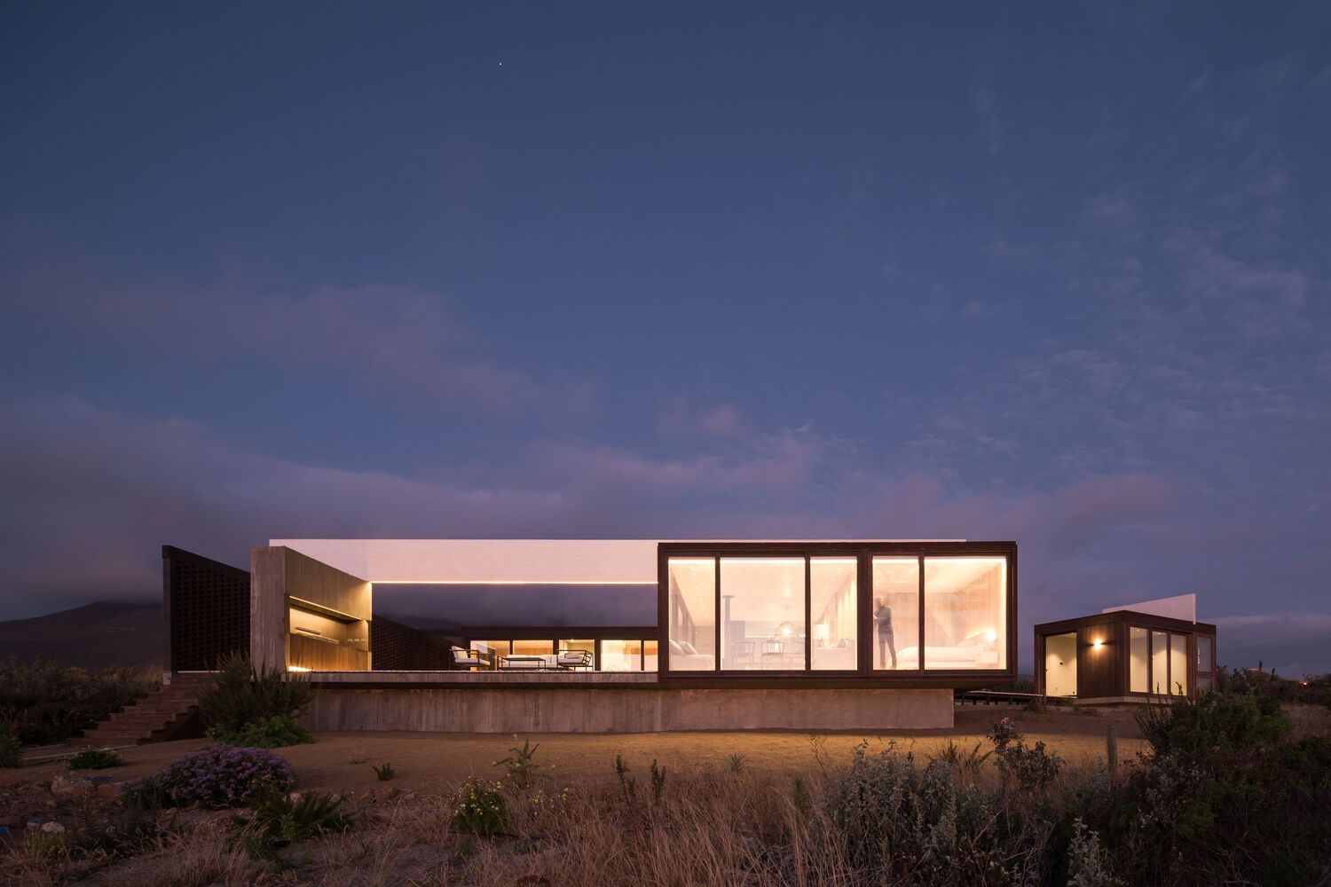 別墅設計,別墅設計案例,Juan Pablo Ureta Arquitectos,180㎡,極簡風格別墅,別墅庭院設計,智利,國外別墅設計案例