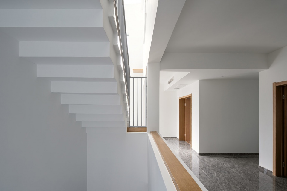 自建房設計,鄉村住宅設計,鄉村自建房,住宅設計案例,住宅設計,自建房裝修,杭州住宅設計,杭州鄉村住宅設計,現代風格住宅設計,獨棟住宅設計,田之間建築,植田建築,極小天井住宅,千島湖方宅,杭州千島湖方宅