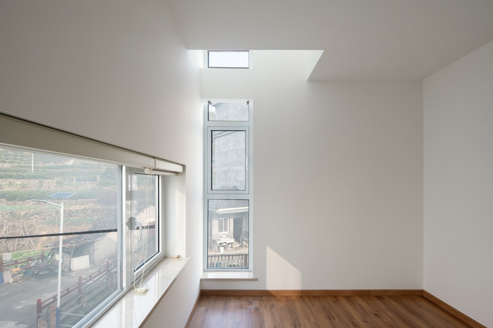 自建房設計,鄉村住宅設計,鄉村自建房,住宅設計案例,住宅設計,自建房裝修,杭州住宅設計,杭州鄉村住宅設計,現代風格住宅設計,獨棟住宅設計,田之間建築,植田建築,極小天井住宅,千島湖方宅,杭州千島湖方宅