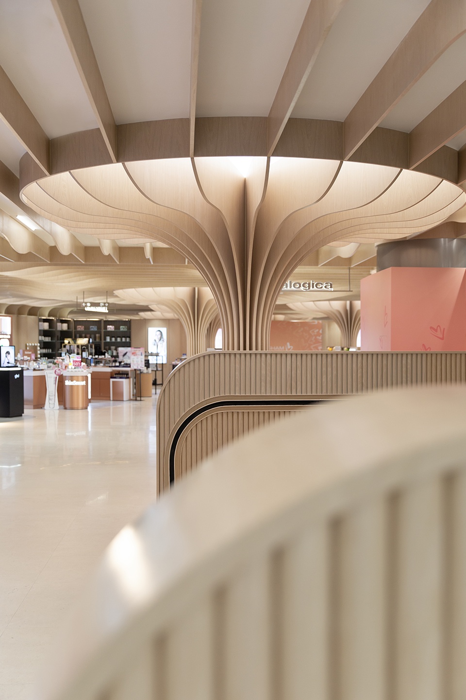 美妝店設計,美妝零售店設計,零售店設計,美妝店設計案例,朗豪坊,朗豪坊自然美妝店,香港朗豪坊,香港美妝店設計,香港零售店設計,Langham Beauty,香港Langham Beauty,聯圖建築設計,聯圖建築設計作品,聯圖建築