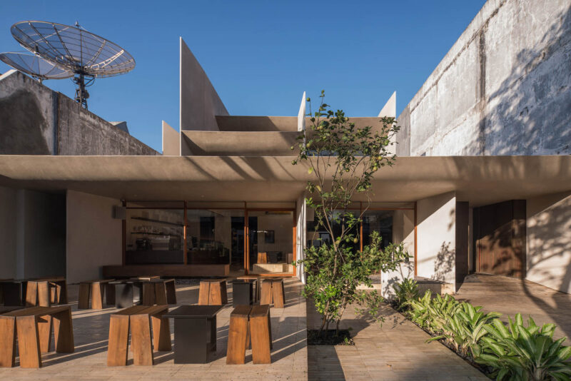 Isso Architects | 530㎡，印尼Locaāhands酒吧餐廳