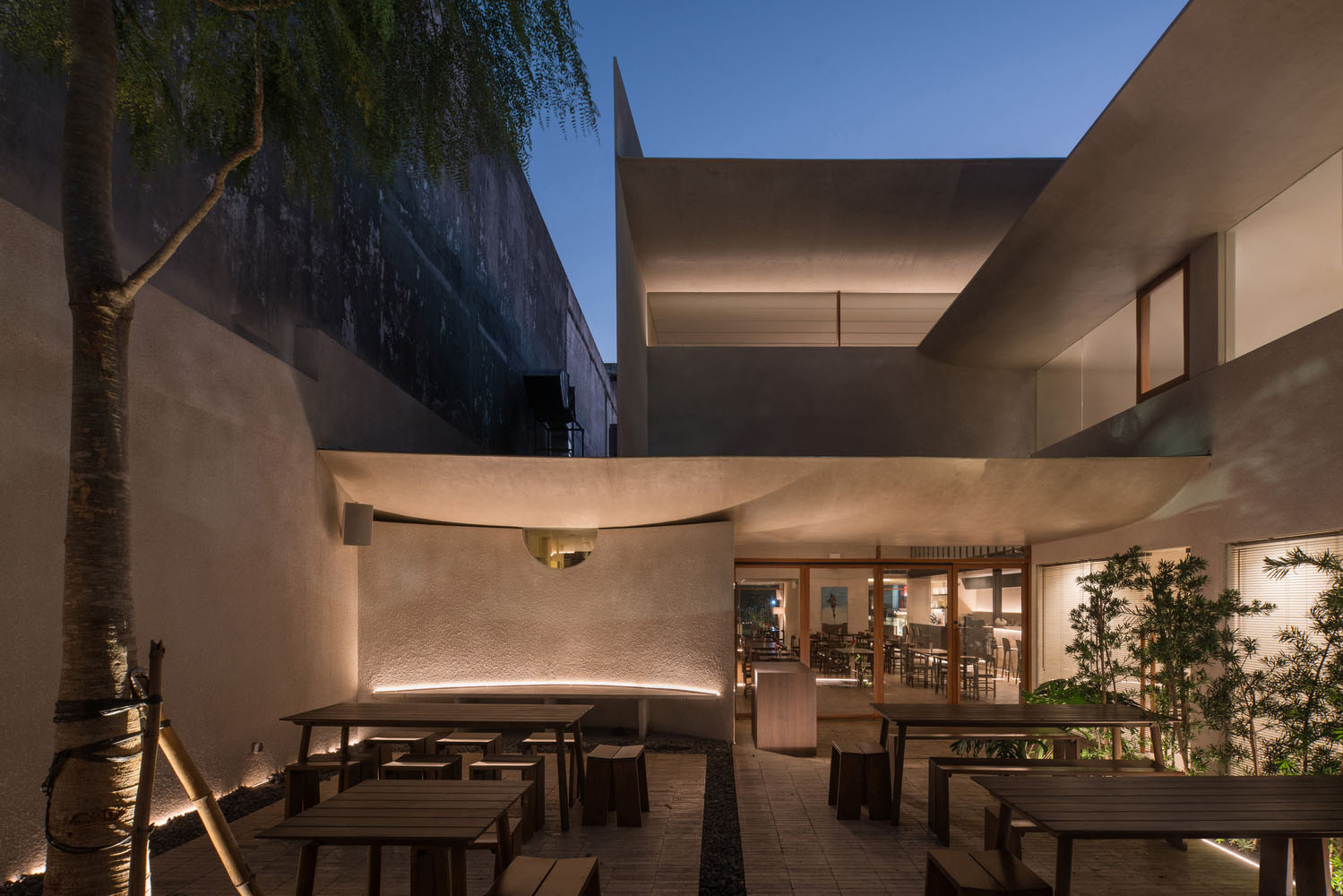 酒吧設計,酒吧設計案例,Isso Architects,印尼酒吧設計,Locaāhands,酒吧餐廳,530㎡,餐廳裝修,國外餐廳設計案例