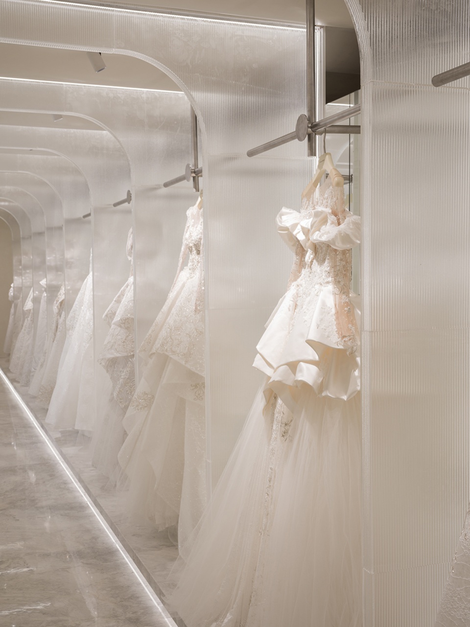 服裝店設計,婚紗館設計,婚紗店設計,杭州婚紗店,杭州MANLIBRIDAL,服裝店設計案例,MANLIBRIDAL婚紗館,杭州MANLIBRIDAL婚紗館,水丁集設計,水丁集,水丁集設計作品