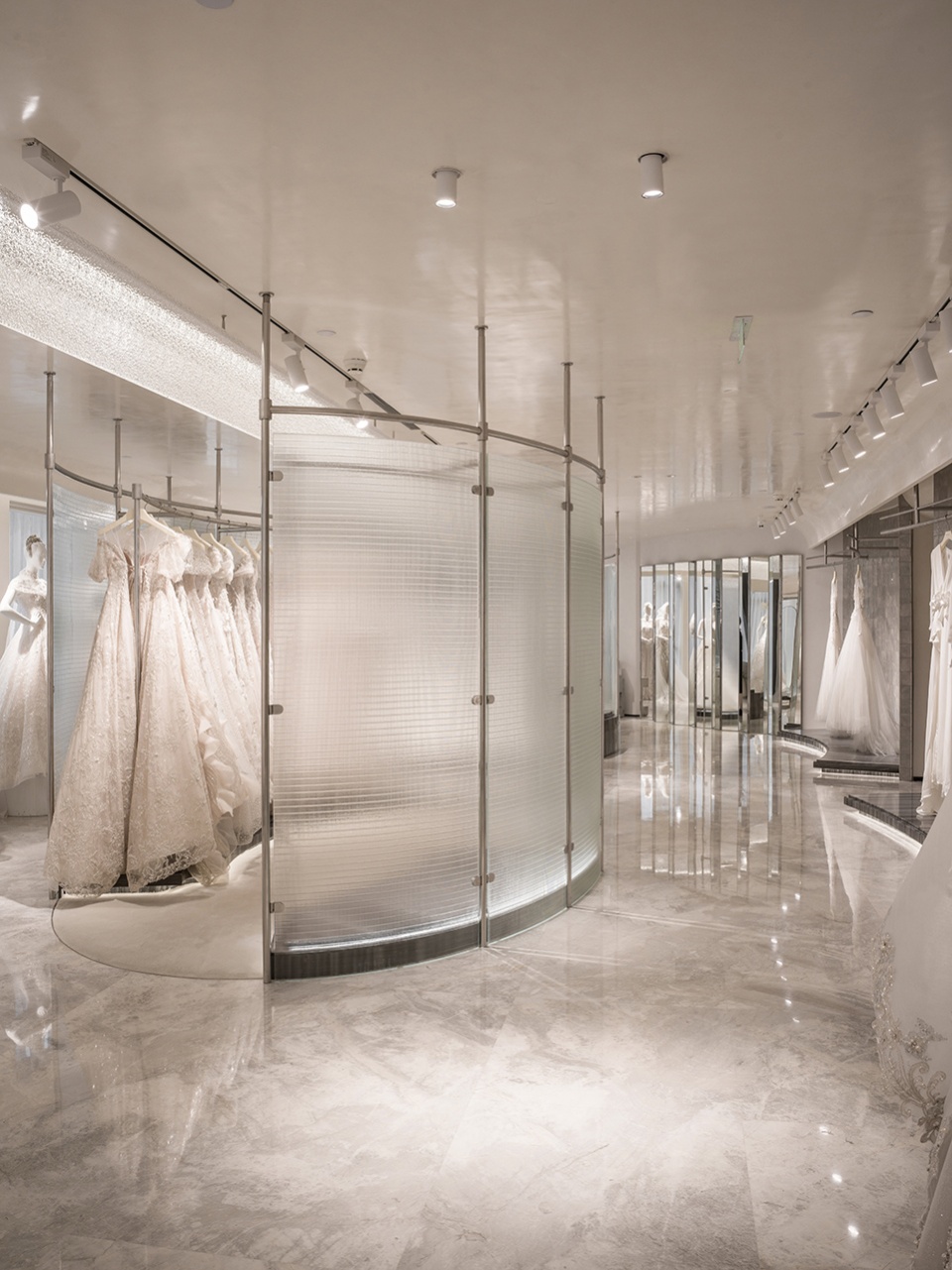 服裝店設計,婚紗館設計,婚紗店設計,杭州婚紗店,杭州MANLIBRIDAL,服裝店設計案例,MANLIBRIDAL婚紗館,杭州MANLIBRIDAL婚紗館,水丁集設計,水丁集,水丁集設計作品