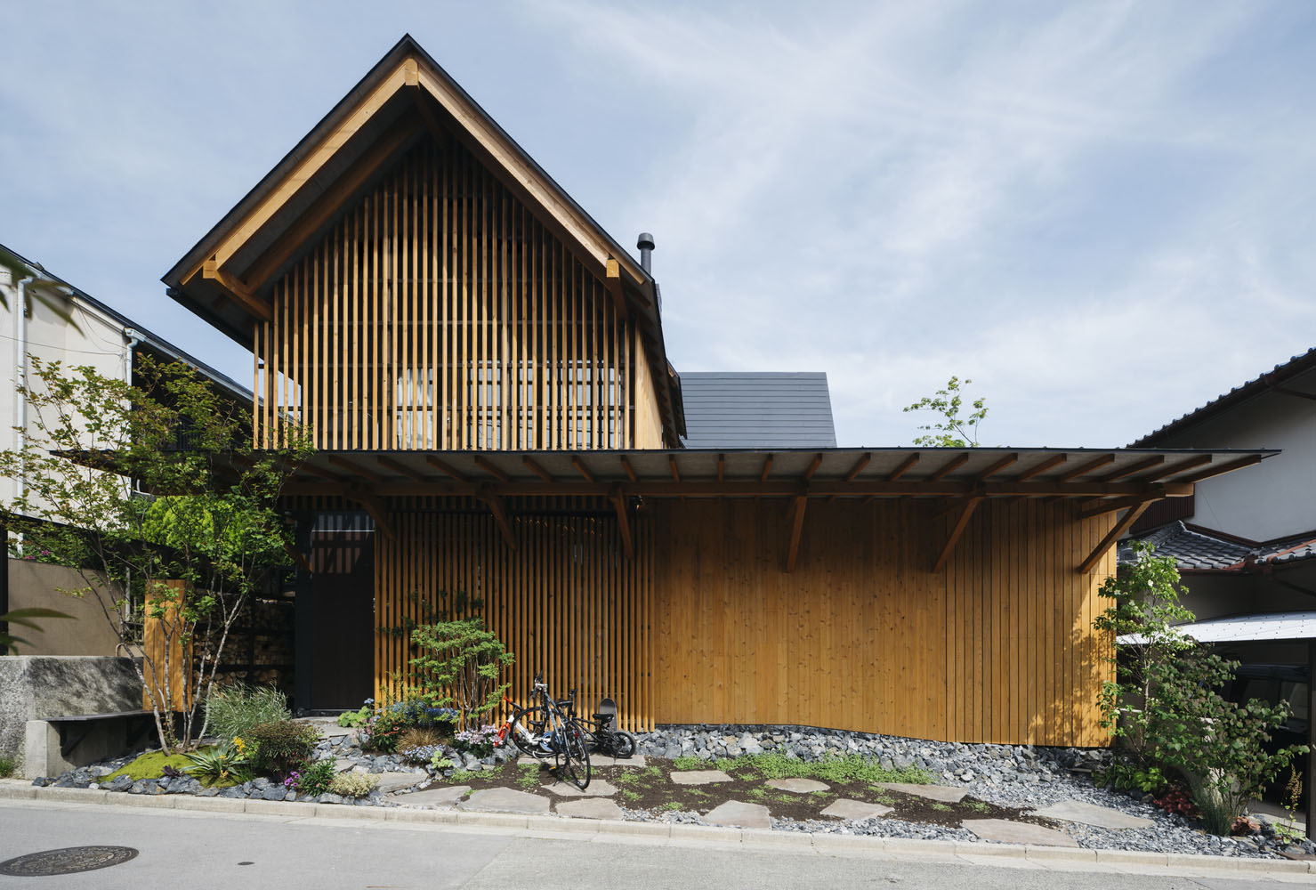日式住宅設計,住宅設計案例,Atsushi Kawanishi Architects,日本,130㎡,原木風,日式侘寂庭院住宅,侘寂