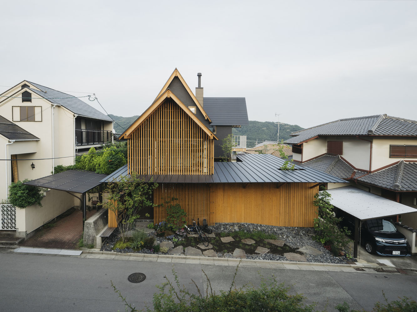 日式住宅設計,住宅設計案例,Atsushi Kawanishi Architects,日本,130㎡,原木風,日式侘寂庭院住宅,侘寂
