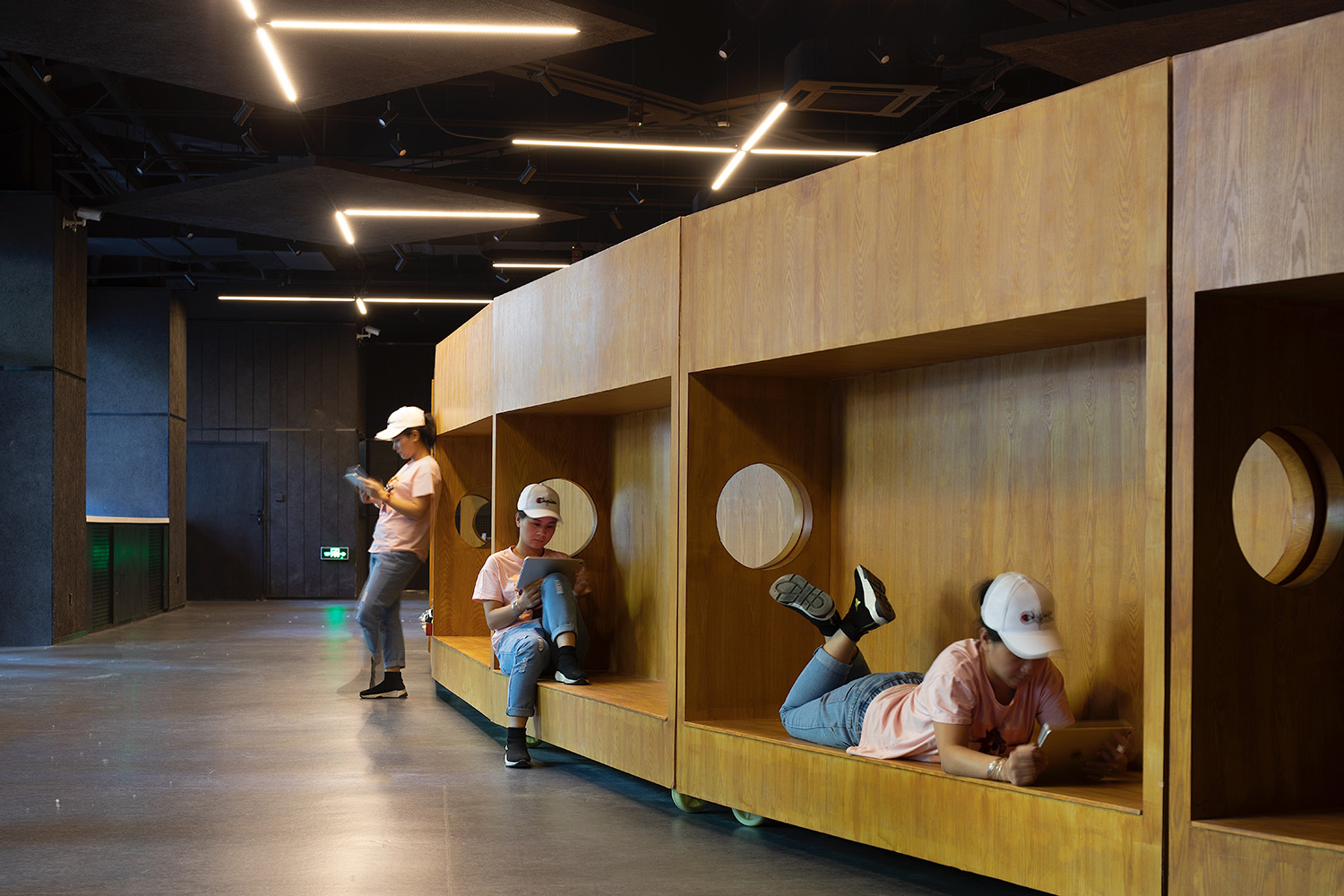 裝置設計,活動中心設計,學生活動中心設計,新太陽小劇場,新太陽學生中心,學校活動中心設計,北京大學新太陽小劇場,北京大學新太陽學生中心,北京大學,扉建築 FEI Architects ,扉建築,FEI Architects