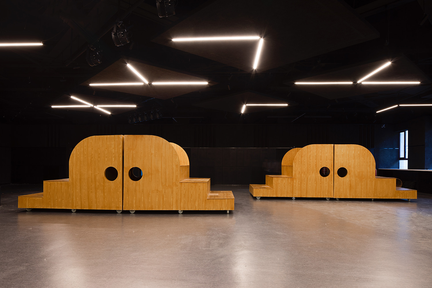 裝置設計,活動中心設計,學生活動中心設計,新太陽小劇場,新太陽學生中心,學校活動中心設計,北京大學新太陽小劇場,北京大學新太陽學生中心,北京大學,扉建築 FEI Architects ,扉建築,FEI Architects