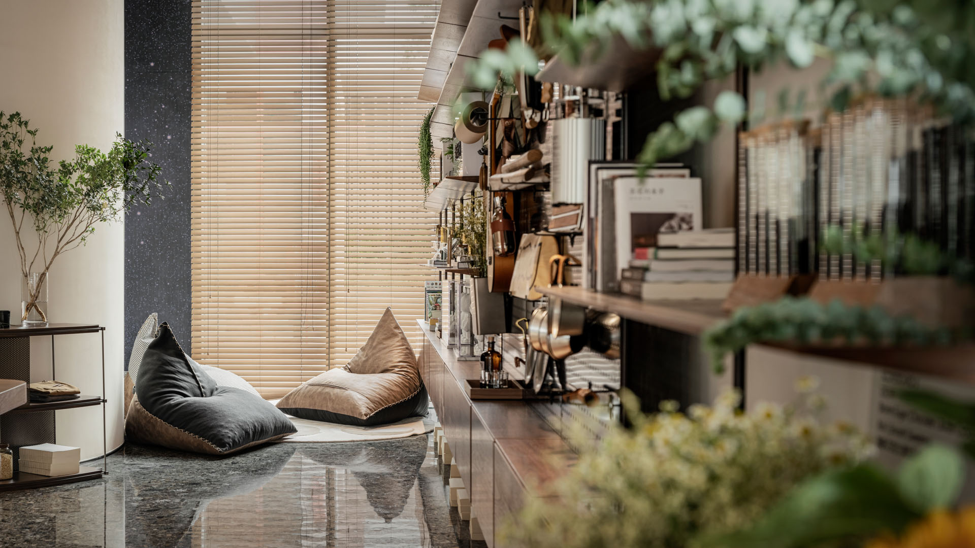 售樓處設計,於強售樓處設計,廣州售樓處設計,現代風格售樓處案例,廣州星河·畔月灣,星河·畔月灣,星河·畔月灣營銷中心,星河·畔月灣售樓處,於強室內設計師事務所,於強,YuQiang,YuQiang&Partners，於強設計