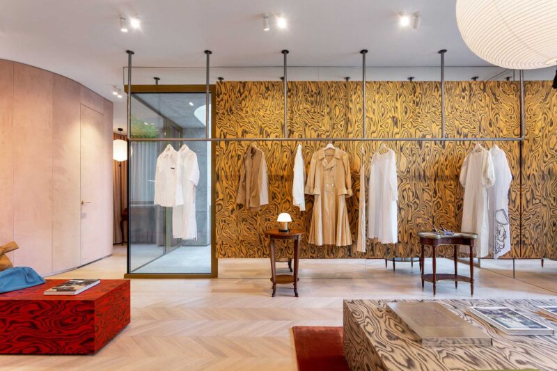 Bogdan Ciocodeica | 150㎡，布加勒斯Aparterre精品女裝店