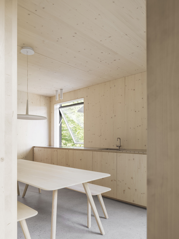 民宿設計,民宿改造設計,Fröhlich Gassner Architekten,民宿設計案例,170㎡,德國,Kleine Bleibe,度假民宿,民宿建築設計,原木色