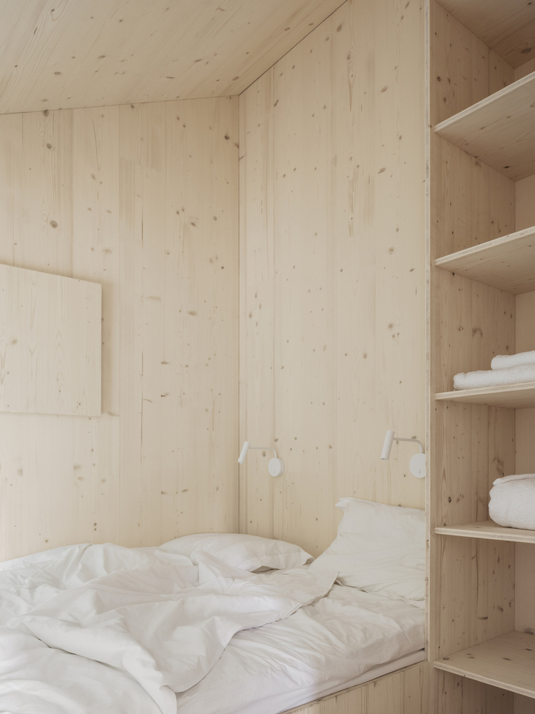 民宿設計,民宿改造設計,Fröhlich Gassner Architekten,民宿設計案例,170㎡,德國,Kleine Bleibe,度假民宿,民宿建築設計,原木色