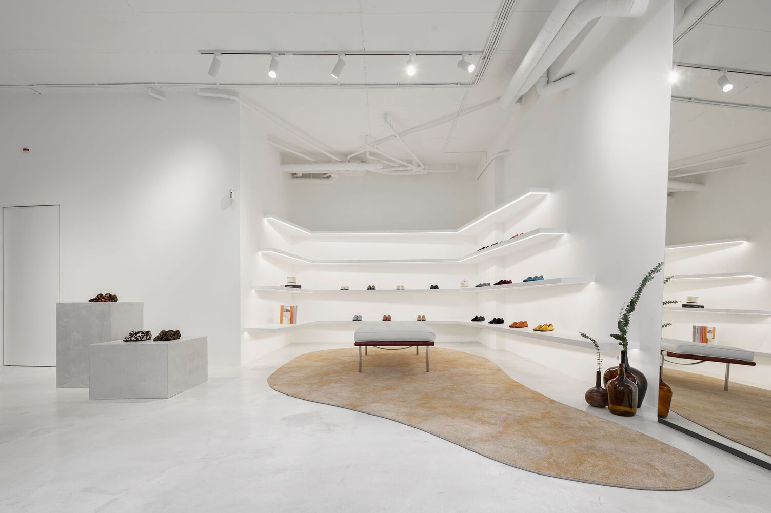 Lachoix Concept Store,服裝店設計,國外服裝店,服裝精品店,Atelier Holcnerova,葡萄牙,裏斯本,Lachoix 服裝概念店,女裝店設計,女裝店設計案例