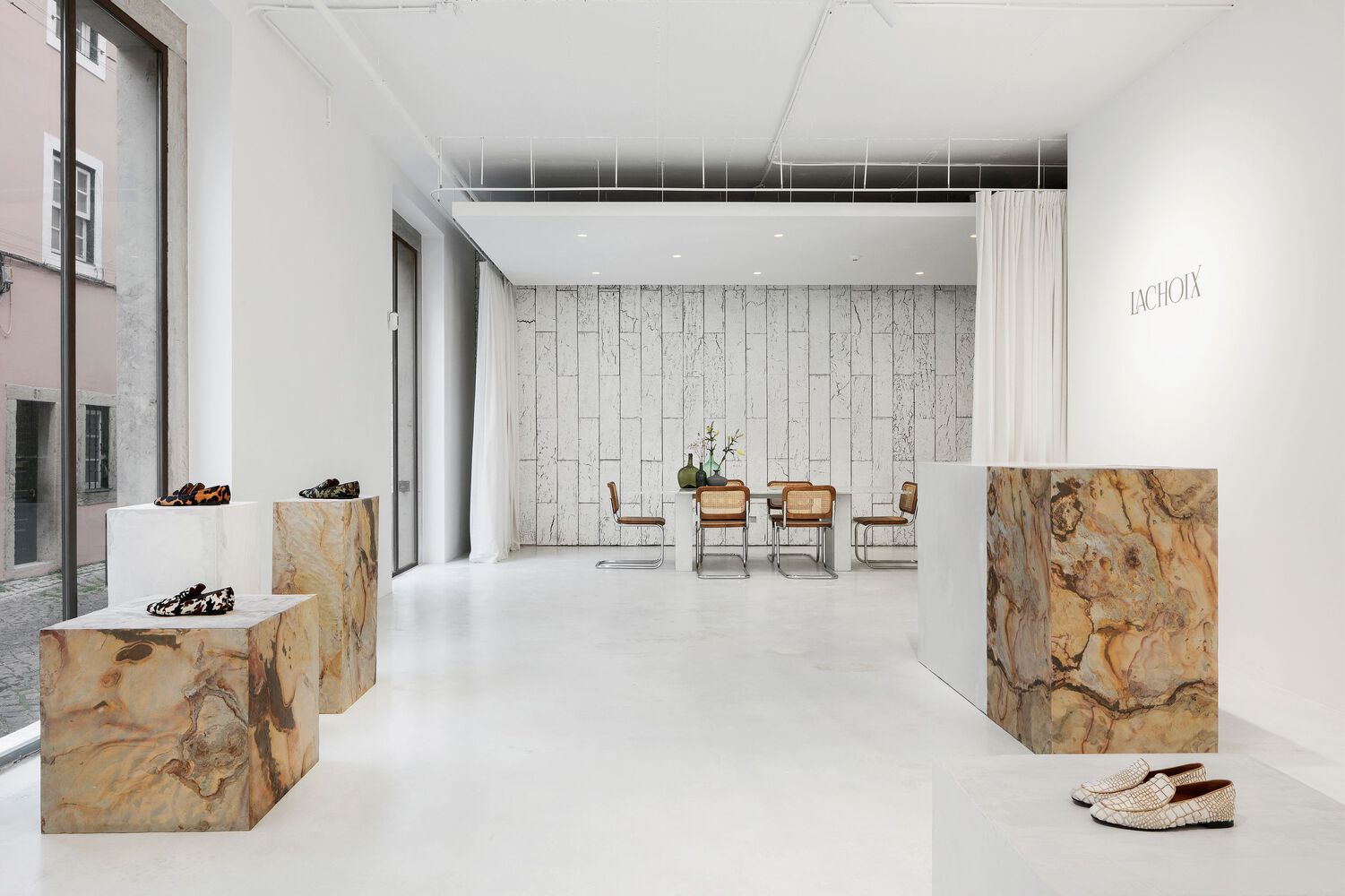 Lachoix Concept Store,服裝店設計,國外服裝店,服裝精品店,Atelier Holcnerova,葡萄牙,裏斯本,Lachoix 服裝概念店,女裝店設計,女裝店設計案例