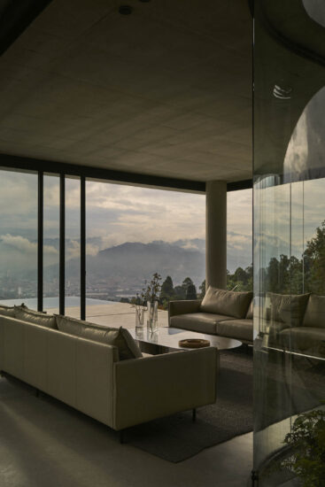 5 Sólidos〡哥倫比亞清水混凝土極簡風格別墅