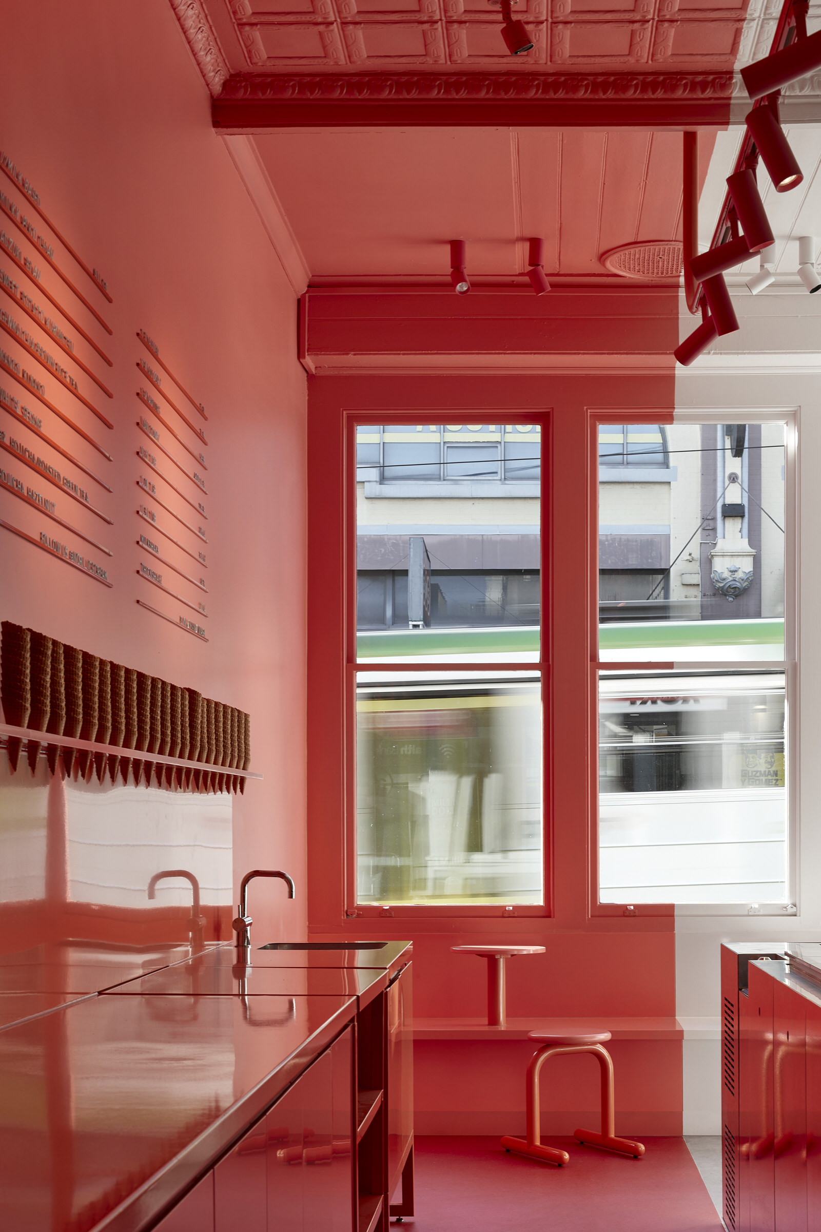 Architects EAT,冰淇淋店設計案例,KORI 冰淇淋店,墨爾本,色彩戲劇,創意小店,店鋪設計方案,冷飲店,網紅冰淇淋店,網紅店