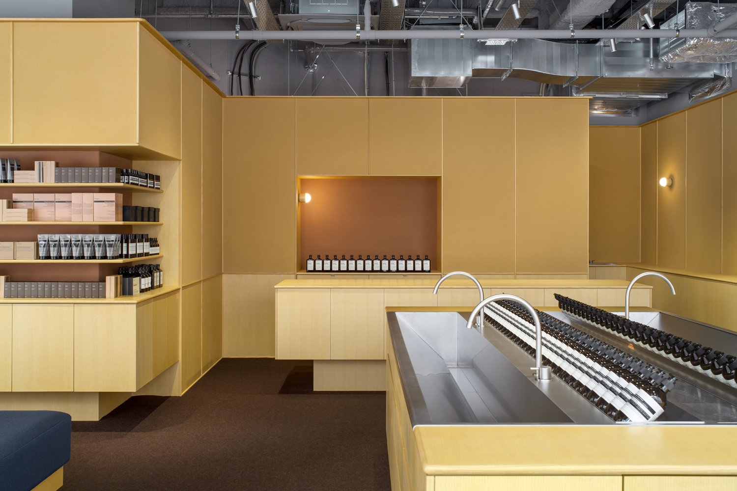 Aesop,Aesop店設計,Aesop店鋪,零售店設計,香水店設計,化妝品店,品牌體驗店,伊索化妝品店,CASE-REAL,日本,名古屋,伊索體驗店,90㎡