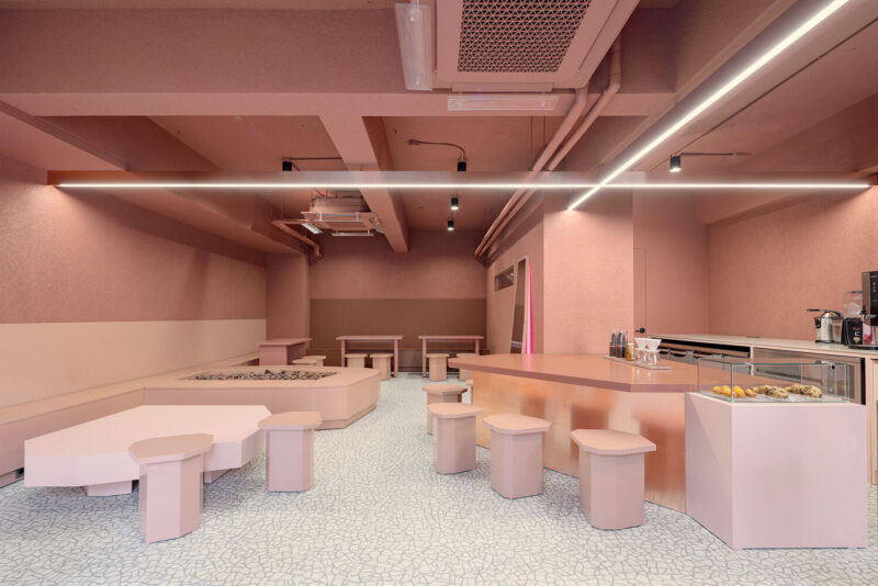 Plainoddity |  70㎡，韓國首爾粉紅大猩猩咖啡廳