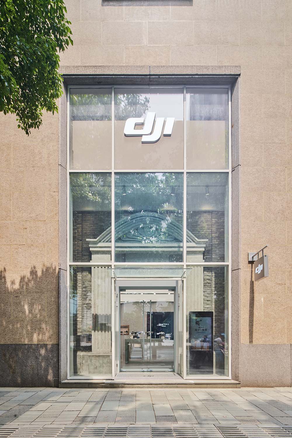 零售店設計,電子產品零售店設計,大疆零售店設計,大疆零售店,零售店設計案例,深圳大疆零售店,DJI,HASSELBLAD,深圳HASSELBLAD,深圳DJI,大疆哈蘇概念店,概念店設計,E Studio,壹所設計工作室,壹所設計