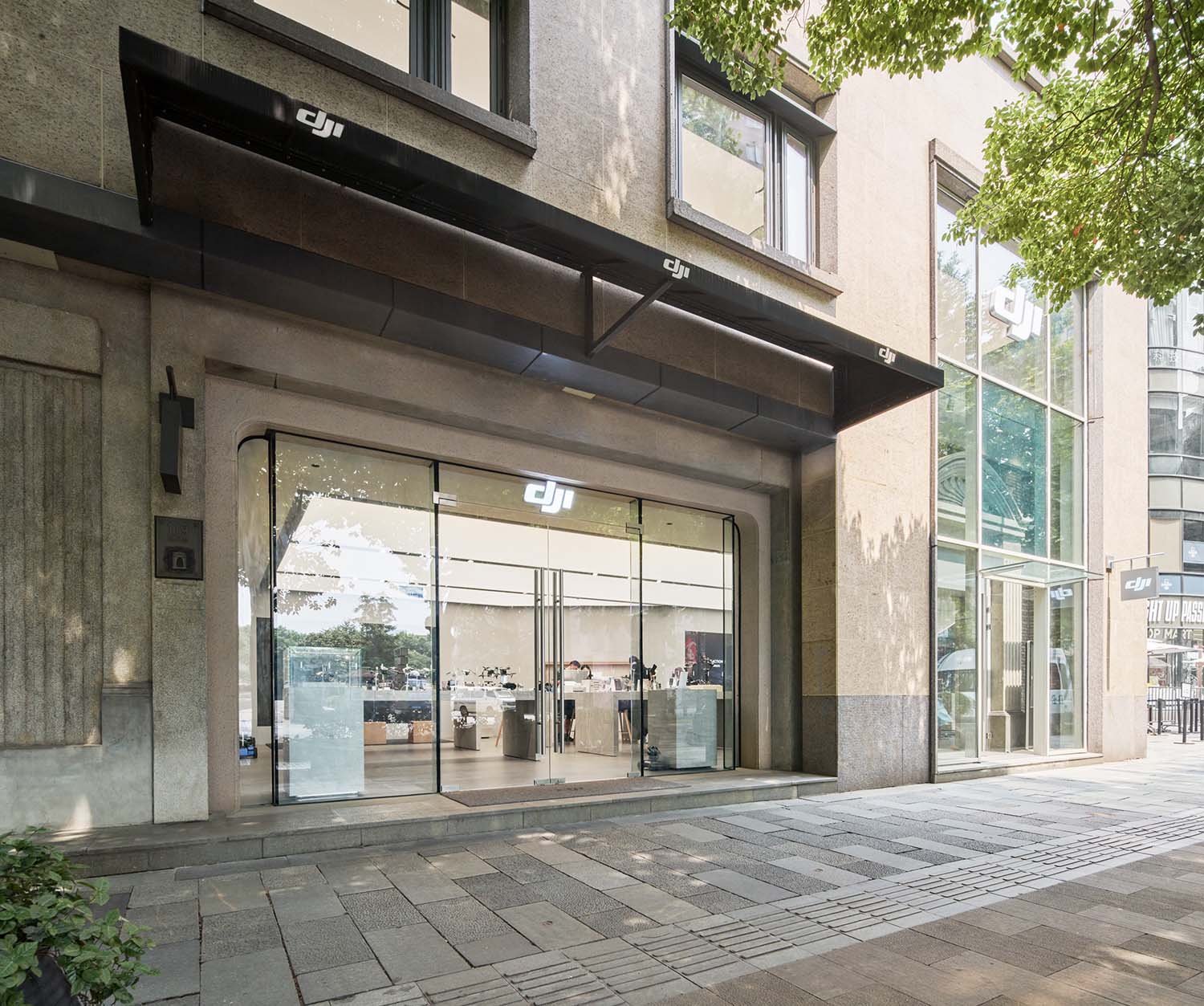 零售店設計,電子產品零售店設計,大疆零售店設計,大疆零售店,零售店設計案例,深圳大疆零售店,DJI,HASSELBLAD,深圳HASSELBLAD,深圳DJI,大疆哈蘇概念店,概念店設計,E Studio,壹所設計工作室,壹所設計