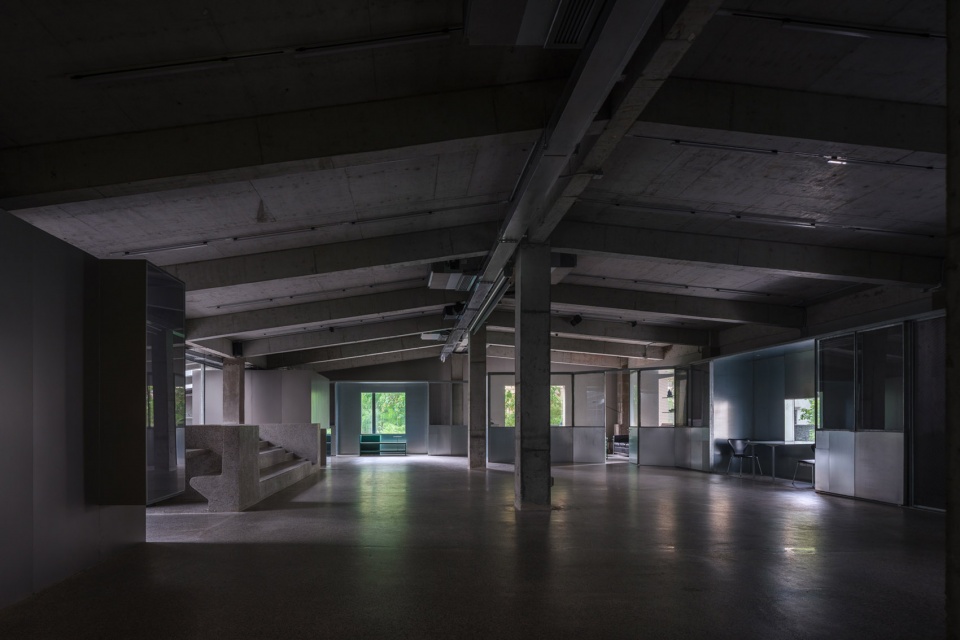 辦公室設計,廠房改造辦公室,廠房改造,辦公室設計案例,上海辦公室設計,開放式辦公室設計,RED PLUS,RED PLUS工作室,如恩設計研究室,如恩設計,如恩設計作品,如恩