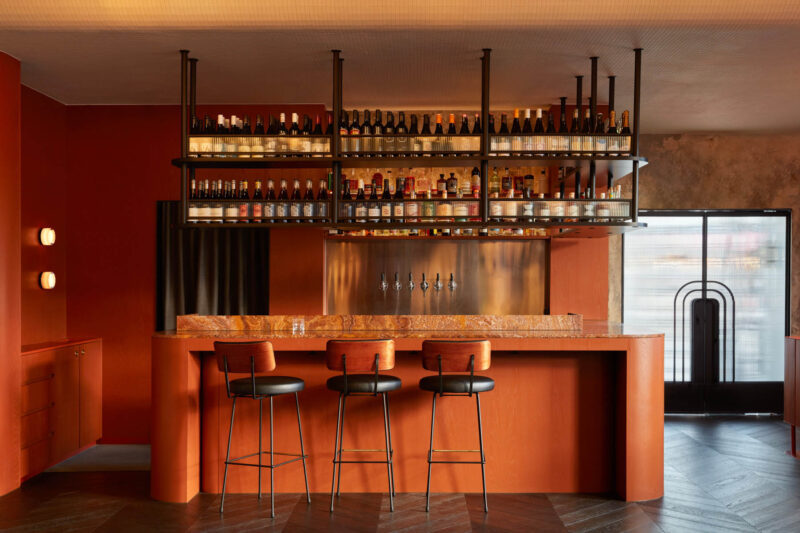 Ewert Leaf | 墨爾本Moonhouse中餐廳設計-靈感來自傳統烤鴨的金色